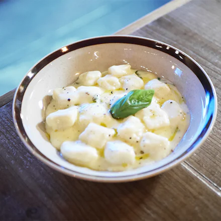 【逗子】職人技が光るイタリアンシェフの奥深いパスタ「ニョッキ・レモンクリームソース」